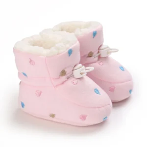 Bottine bébé rose douce motifs tendres chaleur cosy
