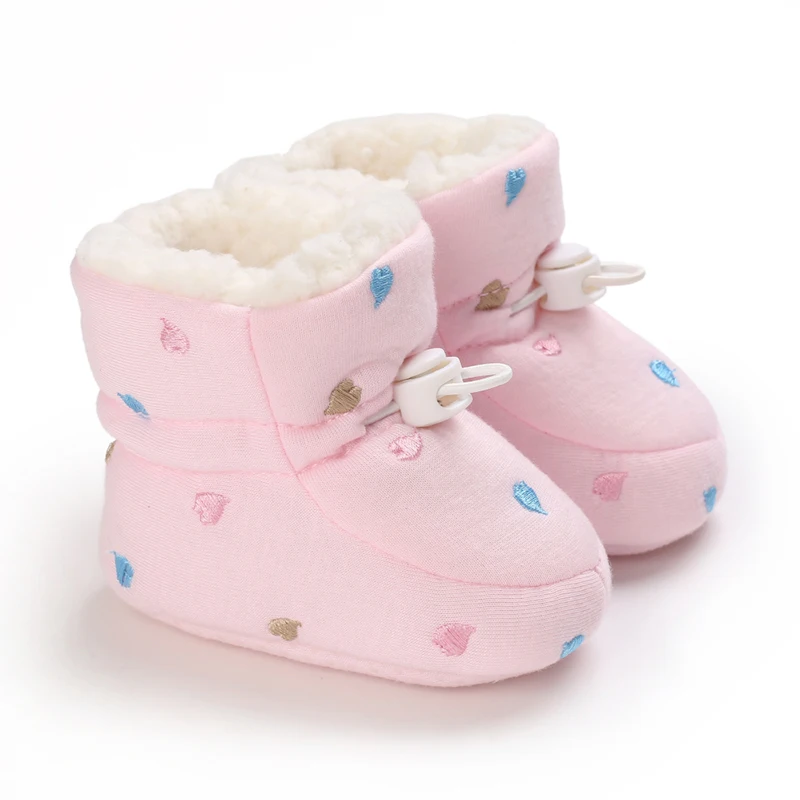 Bottine bébé rose douce motifs tendres chaleur cosy