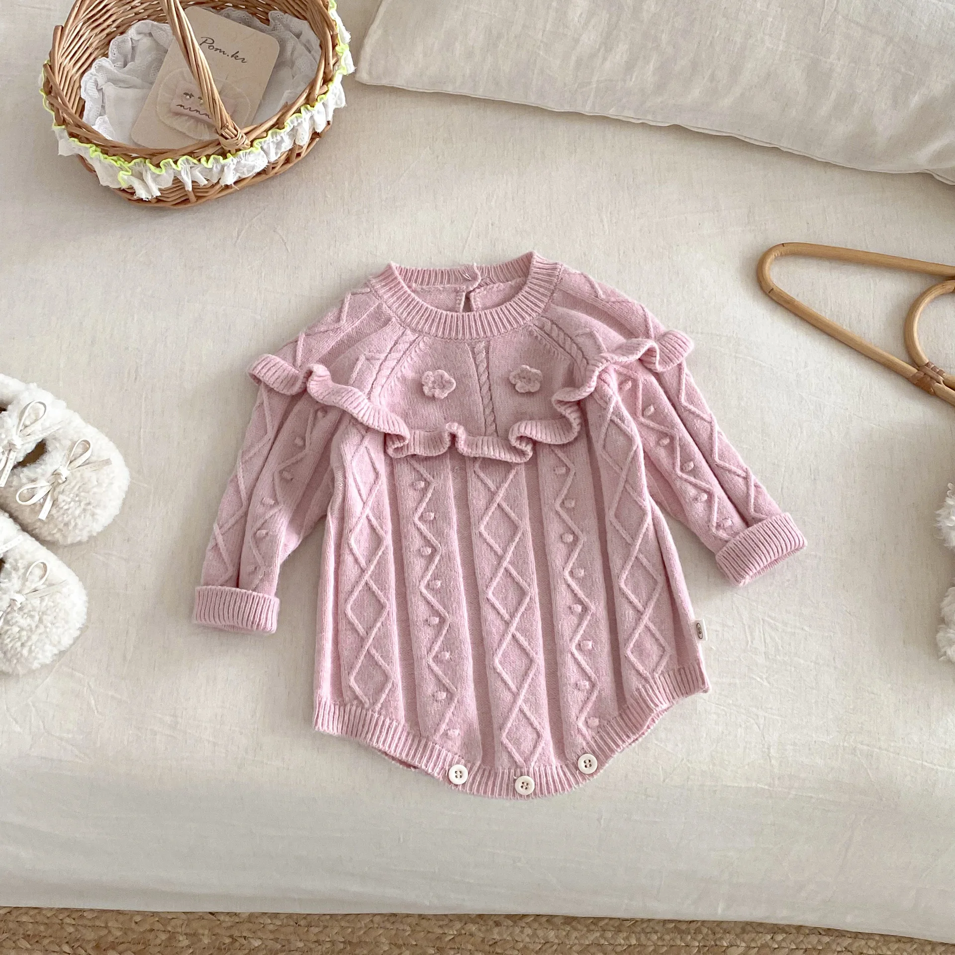 Barboteuse bébé tricot rose motif losange