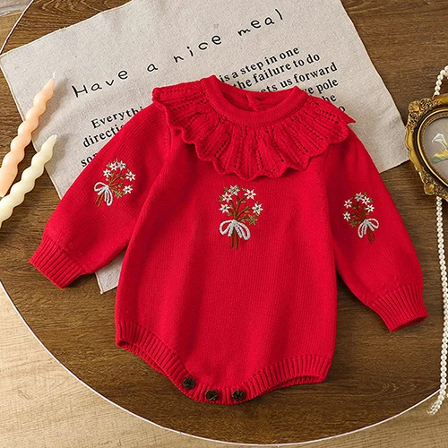 Barboteuse bébé tricot rouge cerise col volant brodé