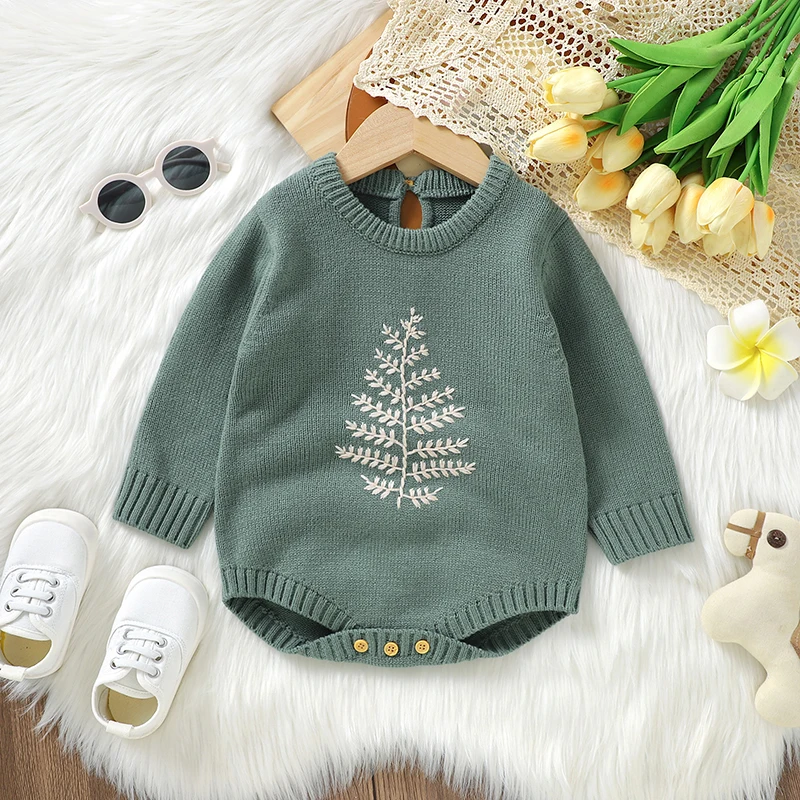Barboteuse tricot verte motif sapin doux pour bébé