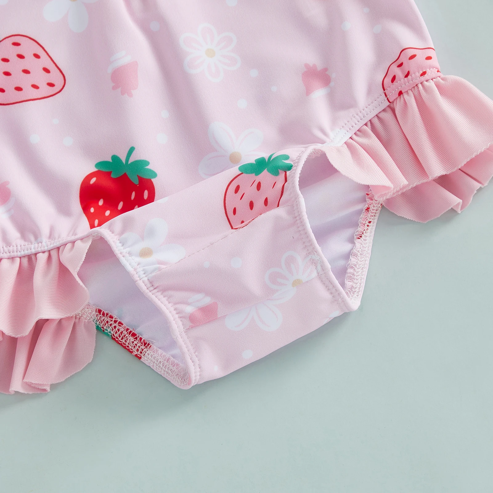 Maillot de bain fraise manches longues rose avec bonnet – Image 4