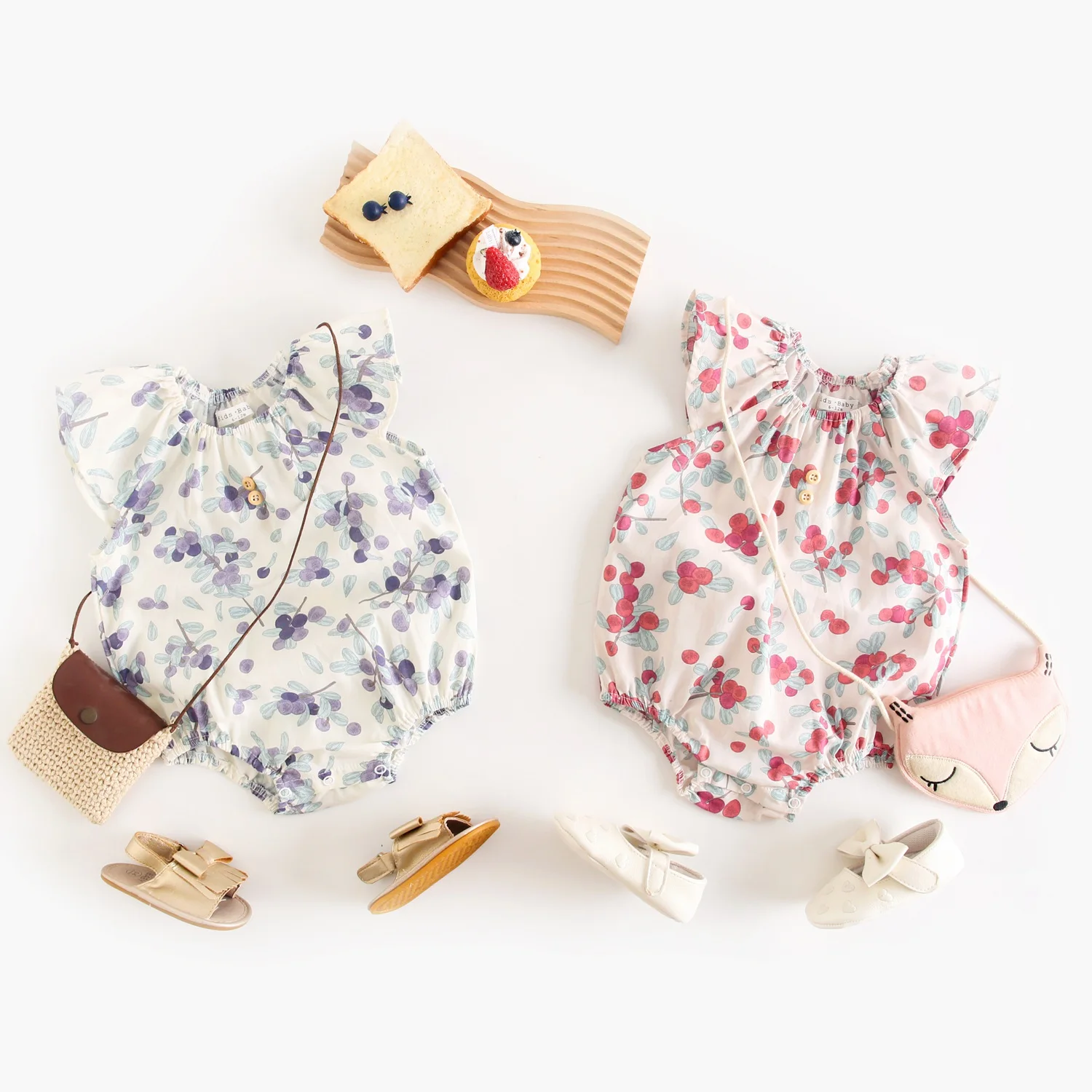 BodyBébé écru fleuri corail à volants en coton doux – Image 2